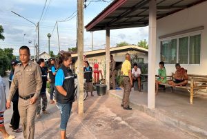 ชุดสายตรวจพร้อม ชุดชมส  ออกตรวจเยี่ยมประชาชนในพื้นที่