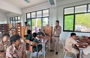 ร.ต.อ.นุมัติ หินขุนทด (ครูแดร์)ไปบรรยาย เรื่องโทษของบุหรี่ไฟฟ้า ณ โรงเรียนมัธยมหลวงพ่อคูณ