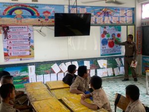 ร.ต.อ.นุมัติ หินขุนทด (ครูแดร์)ไปบรรยาย เรื่องโทษของยาเสพติด ณ โรงเรียนบ้านหินดาด ต.หินดาด อ.ด่านขุนทด จ.นครราชสีมา